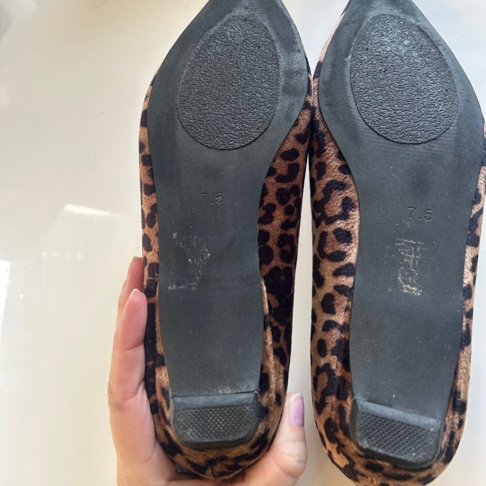 Leopard Print Velvet Pointed Toe Flats 7.5 - Picture 5 of 8